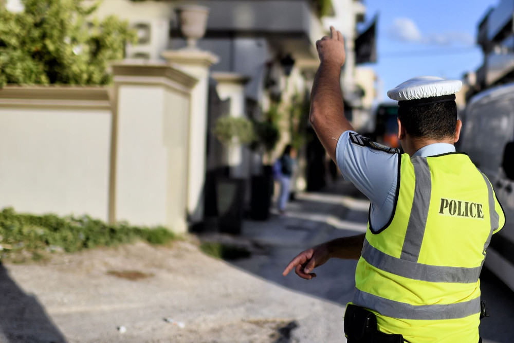 Αθήνα: συνελήφθη οδηγός γερανού που πήγε να μεταφέρει οχήματα... μεθυσμένος