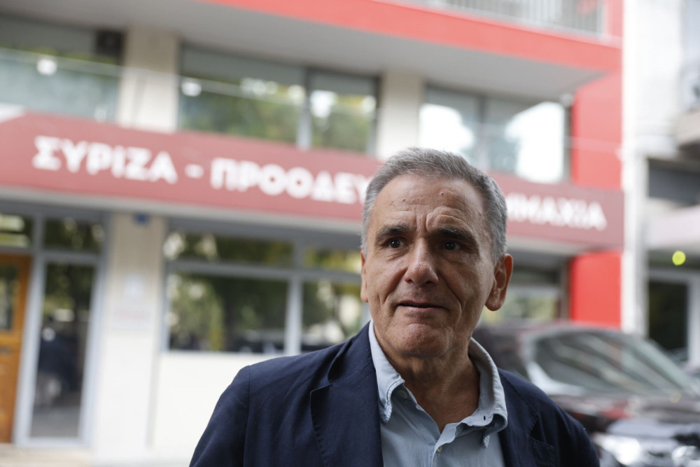 Ο Τσακαλώτος ισοπεδώνει τον Κασσελάκη: «Ο Περίανδρος Πώποτας με τα "εμπρός πίσω"»