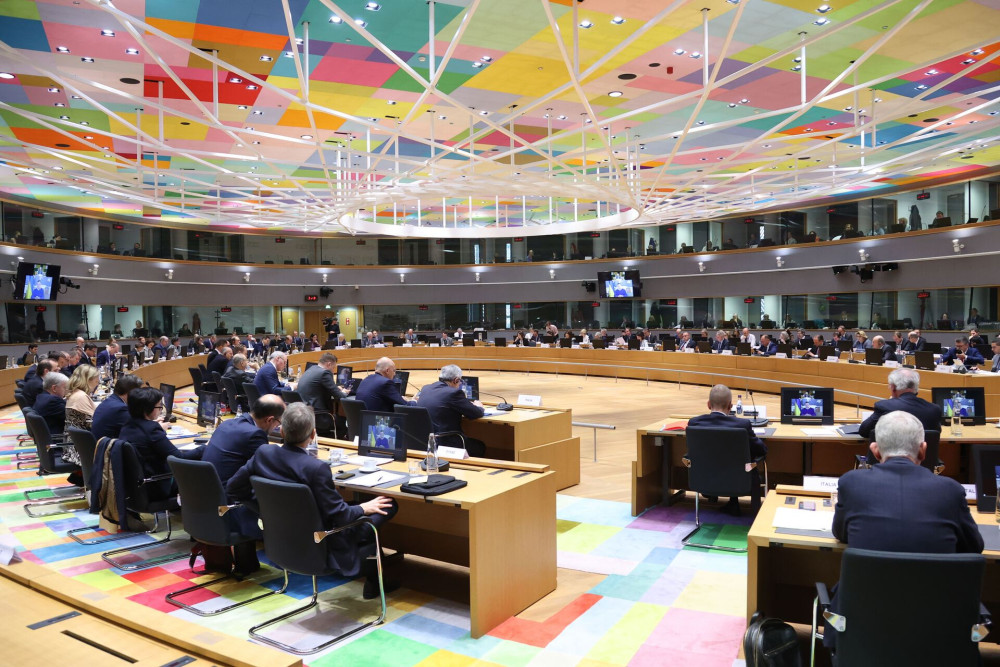 Τη σταδιακή χαλάρωση των κυρώσεων κατά της Συρίας αποφάσισαν οι ΥΠΕΞ της ΕΕ