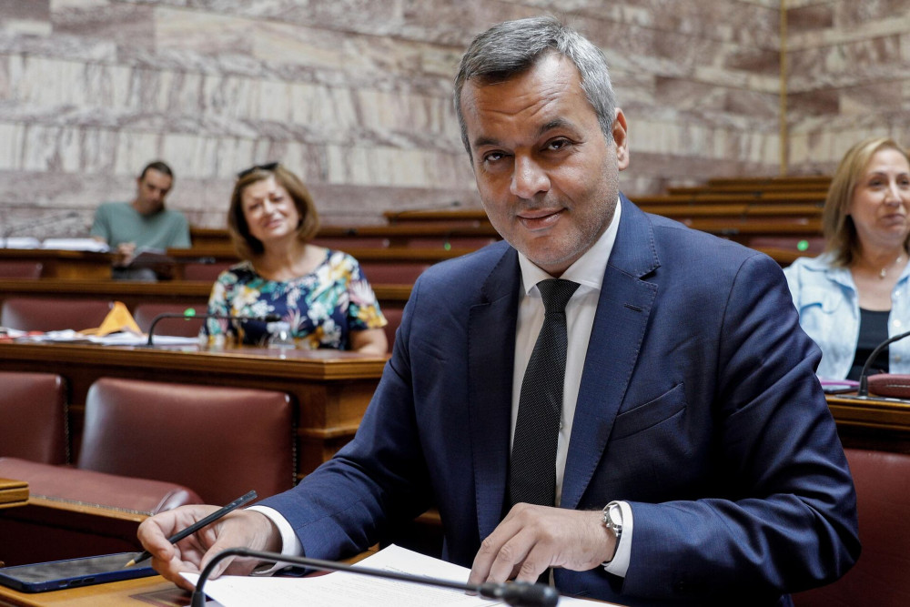 Χάρης Μαμουλάκης: Παραιτήθηκε από βουλευτής - Οδεύει προς το κόμμα του Τσίπρα (video)