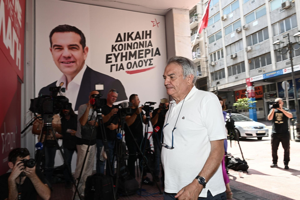 Μπίστης: «Οι επιθέσεις του Κασσελάκη στις επιλογές Τσίπρα είναι να "τα λέει στην πεθερά για να τα ακούει η νύφη"»