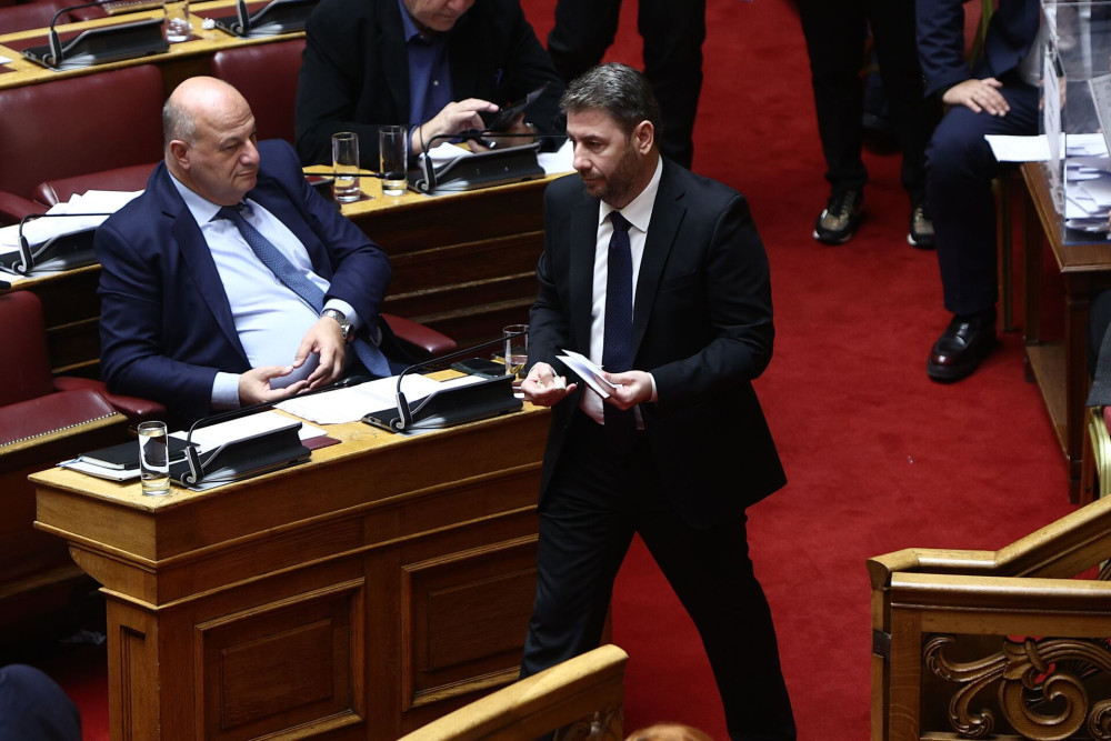 ΠΑΣΟΚ: Αναβλήθηκε η συνεδρίαση για τον γάμο των ομόφυλων ζευγαριών - Το 1/3 της κοινοβουλευτικής δύναμης έχει ενστάσεις