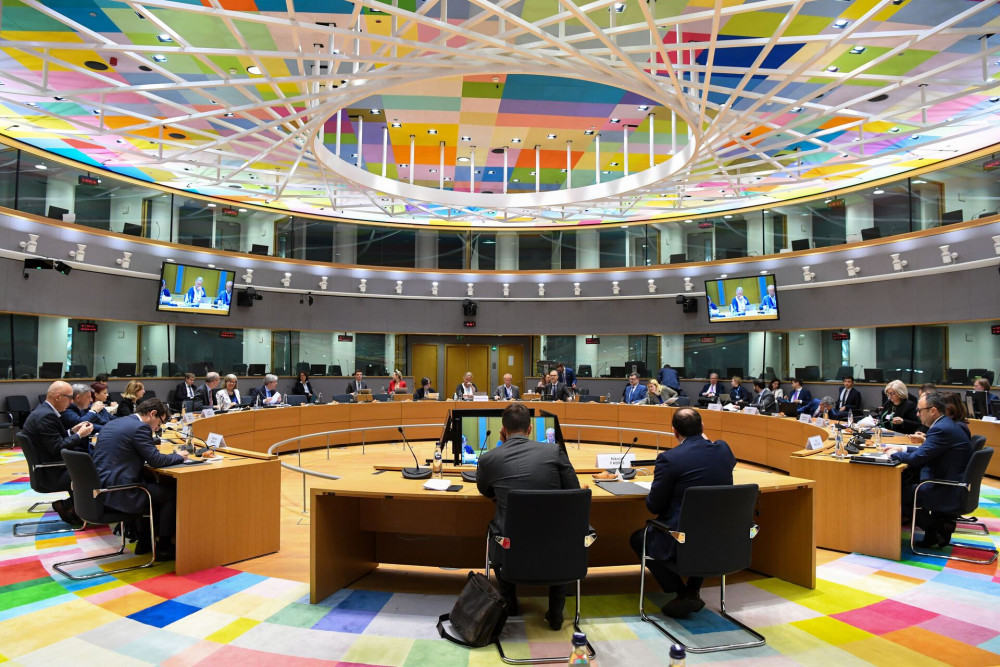 ECOFIN: εγκρίθηκε η φορολόγηση μικρών δεμάτων  από πλατφόρμες όπως Shein και Temu