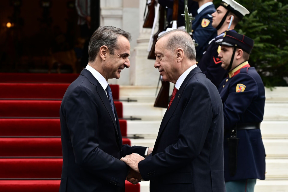 Στο Μαξίμου ο Ερντογάν - Συνάντηση με τον Κυριάκο Μητσοτάκη (φωτό)