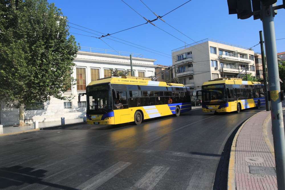Απεργία 28/02: χειρόφρενο τραβούν  λεωφορεία, τρένα, ταξί, αεροπλάνα -Πώς θα κινηθούν