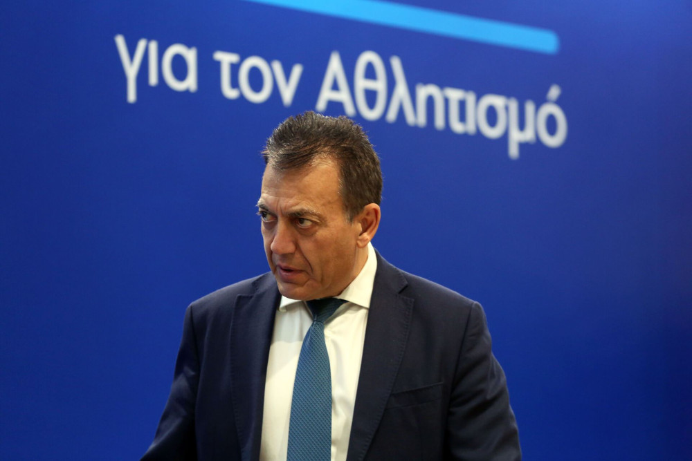 Bρούτσης: Τέλος στο ξέφραγο αμπέλι - Τα γήπεδα ανοίγουν σε  διαφορετικό περιβάλλον