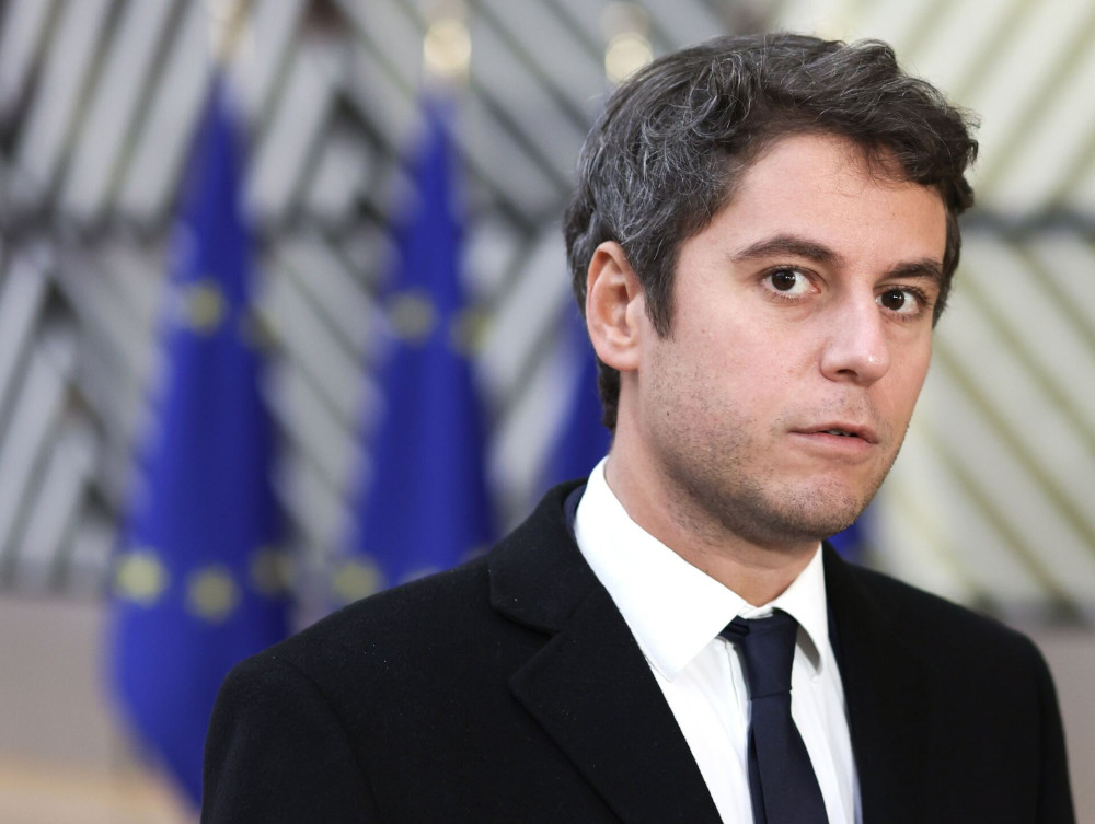 Γαλλία: το 53% βλέπει θετικά τον νέο πρωθυπουργό Γκαμπριέλ Ατάλ