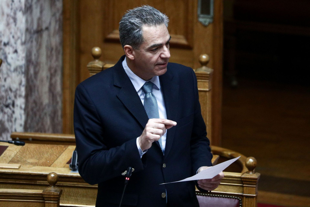 Ο Άγγελος Συρίγος τρολάρει τον Δημήτρη Κουτσούμπα στο TikTok