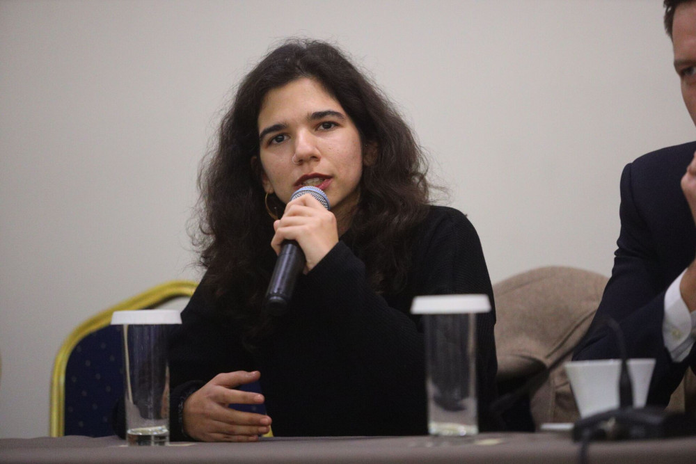 Διάνα Βουτυράκου: Το προβεβλημένο στέλεχος του ΣΥΡΙΖΑ υποστηρίζει ότι τα ιδιωτικά πανεπιστήμια σε όλο τον κόσμο αποτυγχάνουν!