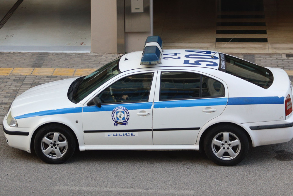 Στα χέρια της ΕΛ.ΑΣ ανήλικοι κατηγορούμενοι για ληστείες με όπλο και χατζάρα (video)
