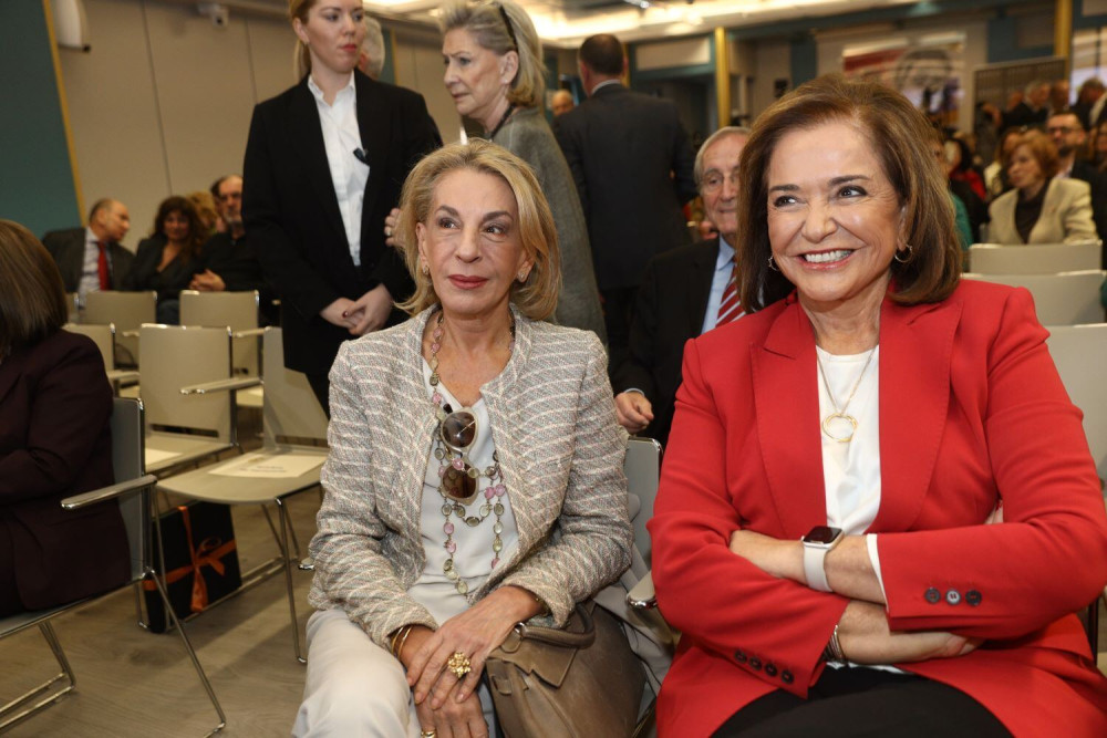 Ντόρα Μπακογιάννη: στην παρουσίαση του βιβλίου της Σίας Κοσιώνη - «Μπράβο σου!!!»