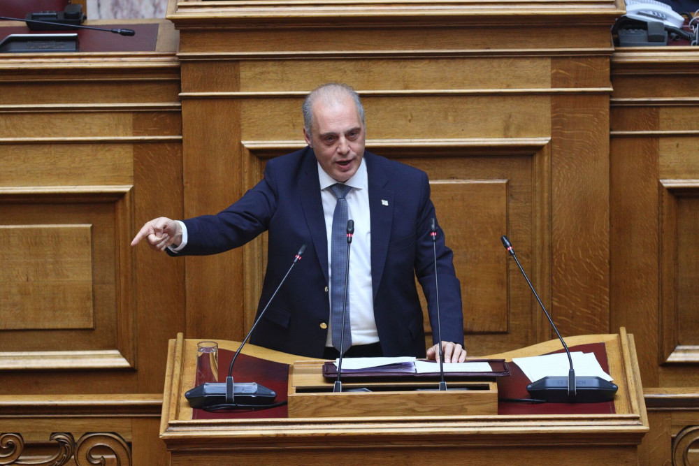Ο φιλορώσος Βελόπουλος βαφτίζει «αντεθνική» τη στήριξη της Ουκρανίας από τον Μητσοτάκη