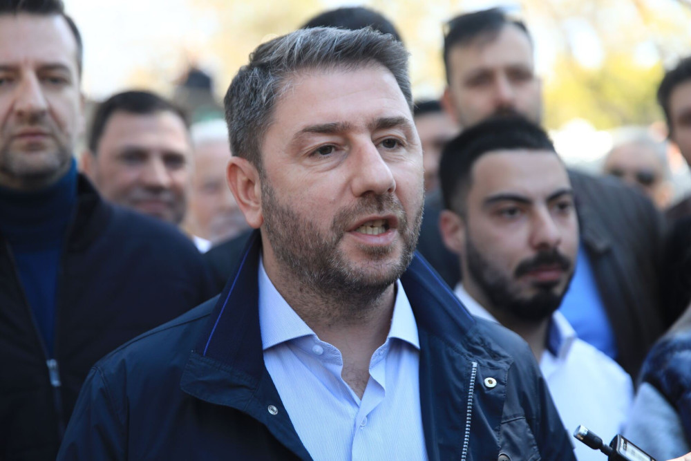 Ανδρουλάκης από άλλον πλανήτη: Εγώ βοήθησα να φέρει ο Μητσοτάκης τα 2 Canadair από Καναδά!