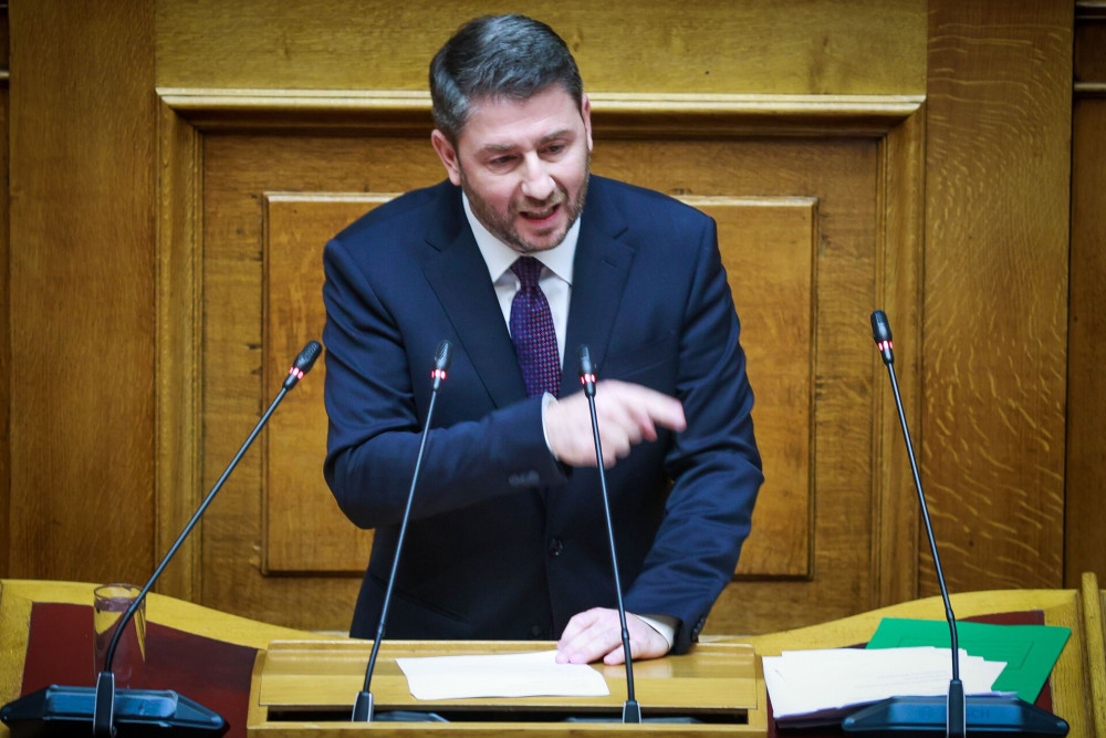 «Λάσπη» Ανδρουλάκη για να συνδέσει τη διαπλοκή με τη Νέα Δημοκρατία