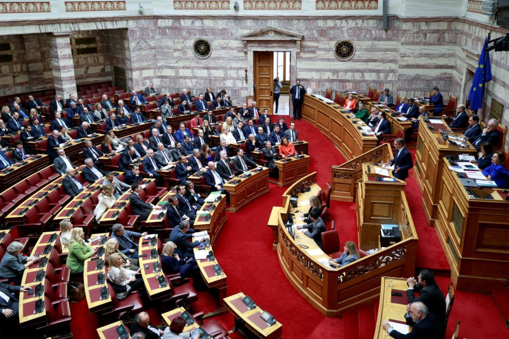 Στη Βουλή το νομοσχέδιο για τη στήριξη των αστέγων και της οικογένειας