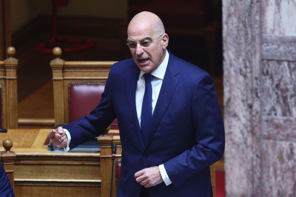 Σάλος: η ατάκα(;) Δένδια για «πιασμένους από εταιρείες δημοσιογράφους»