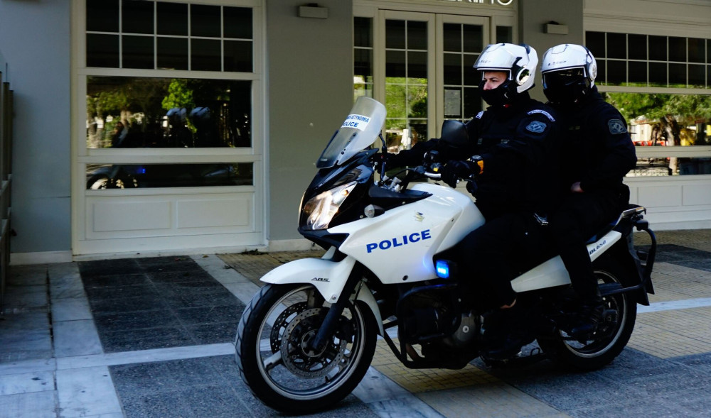 Έκρηξη σε ΑΤΜ στην Αργολίδα: ανθρωποκυνηγητό της ΕΛΑΣ με πυροβολισμούς