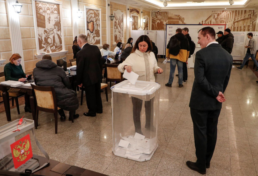Ρωσία: κάλπες χωρίς πραγματική αντιπολίτευση - Πληροφορίες για κυβερνοεπίθεση στο σύστημα ψηφοφορίας (video)