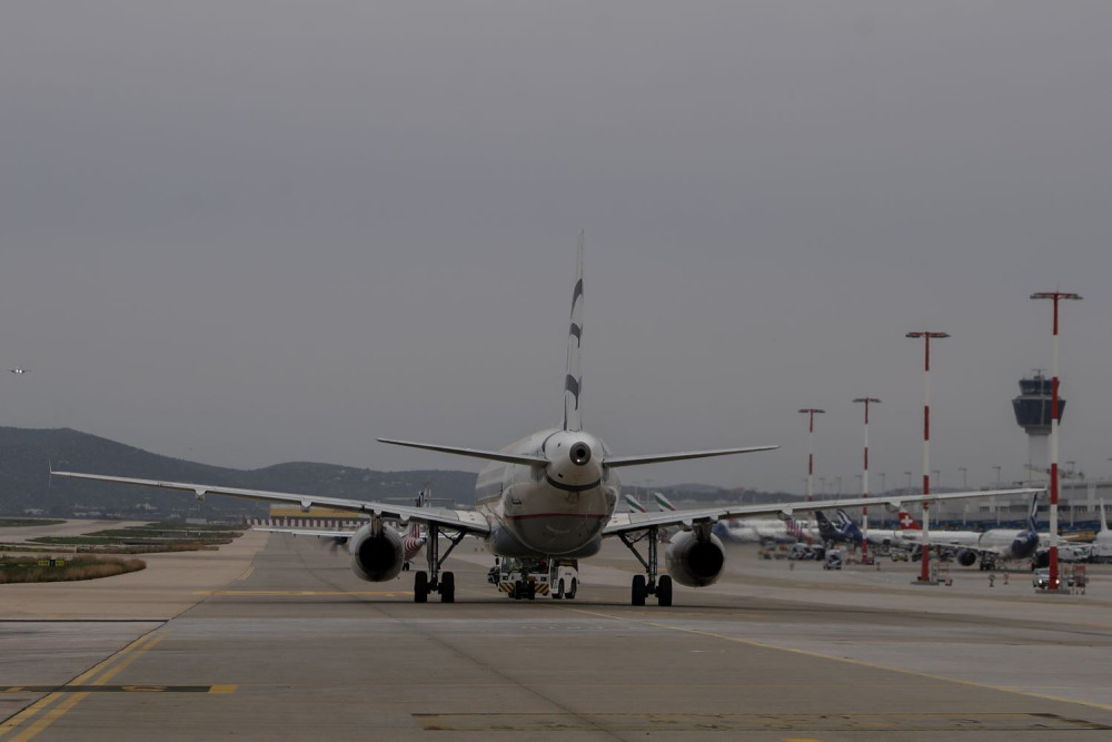 Αναγκαστική προσγείωση αεροσκάφους στο «Ελευθέριος Βενιζέλος» - Μπήκαν πουλιά στον κινητήρα