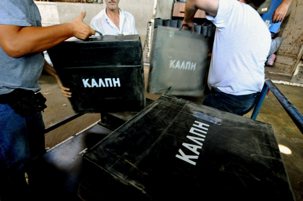 Αλλού οι πολίτες, αλλού η αντιπολίτευση: λένε ναι σε αυτοδύναμες κυβερνήσεις και σταθερότητα