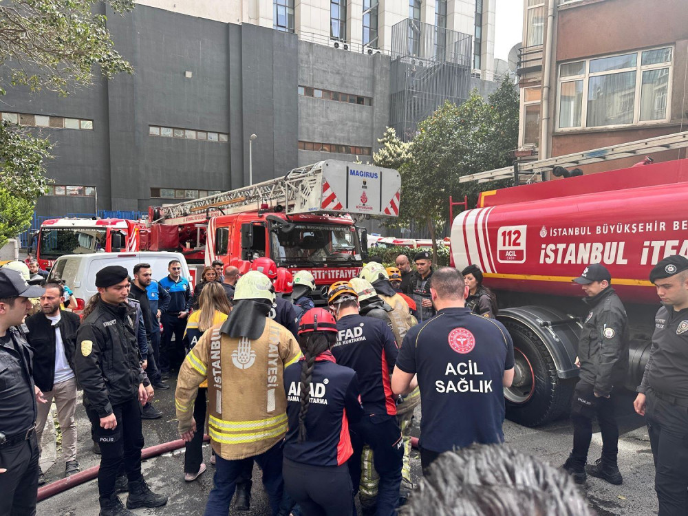 Πυρκαγιά στην Κωνσταντινούπολη: 27 οι νεκροί-«Παράνομη παρέμβαση» λέει ο Ιμάμογλου