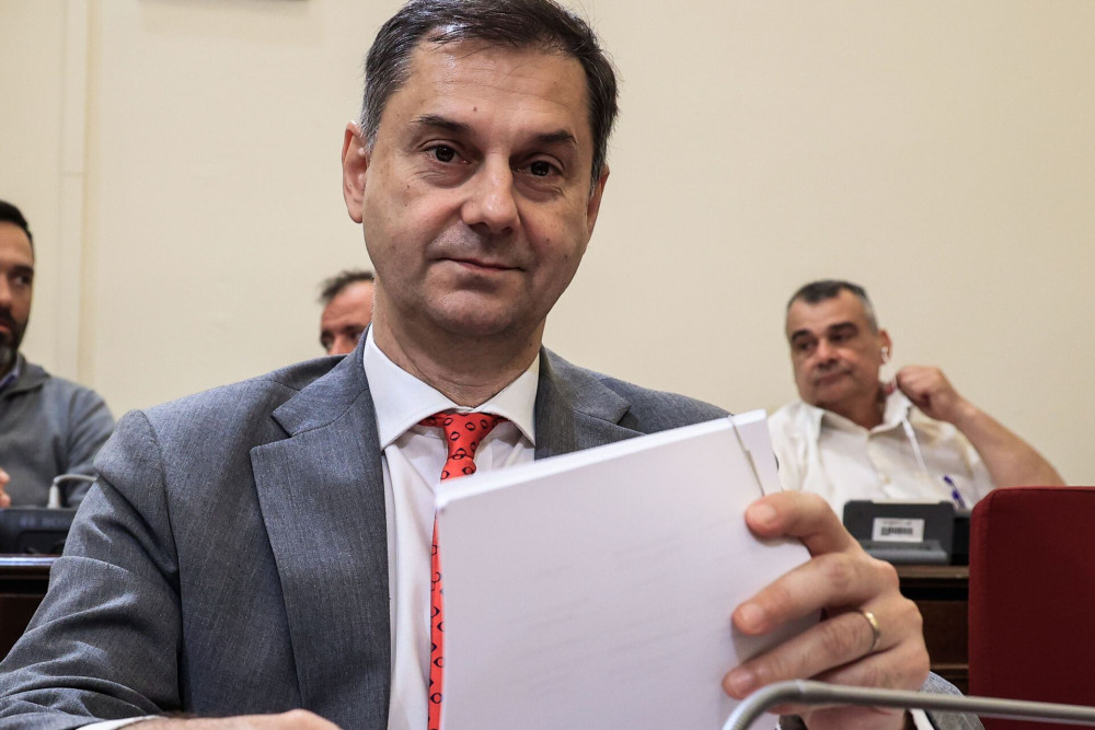 Χάρης Θεοχάρης: χάκερ «χτύπησαν» τον λογαριασμό του στο Χ
