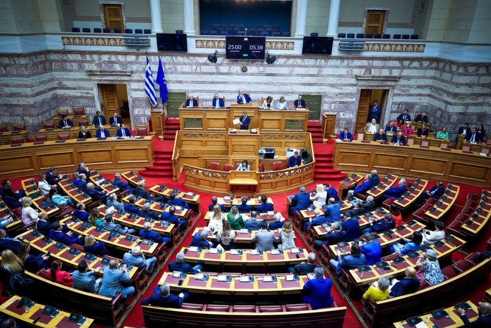 Άρση ασυλίας για τέσσερις βουλευτές αποφάσισε η βουλή