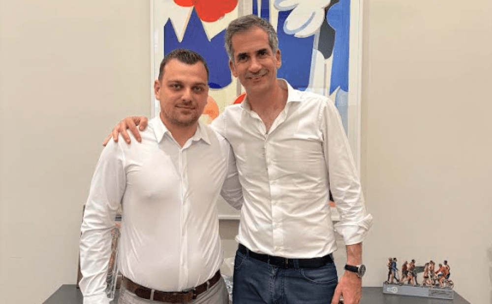 Ο Κώστας Μπακογιάννης στο πλευρό του Φρέντι Μπελέρη