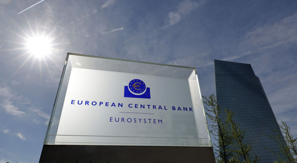 ΕΚΤ: Γιατί οι Ευρωπαίοι κρατούν περισσότερα μετρητά παρά την άνοδο των ψηφιακών πληρωμών