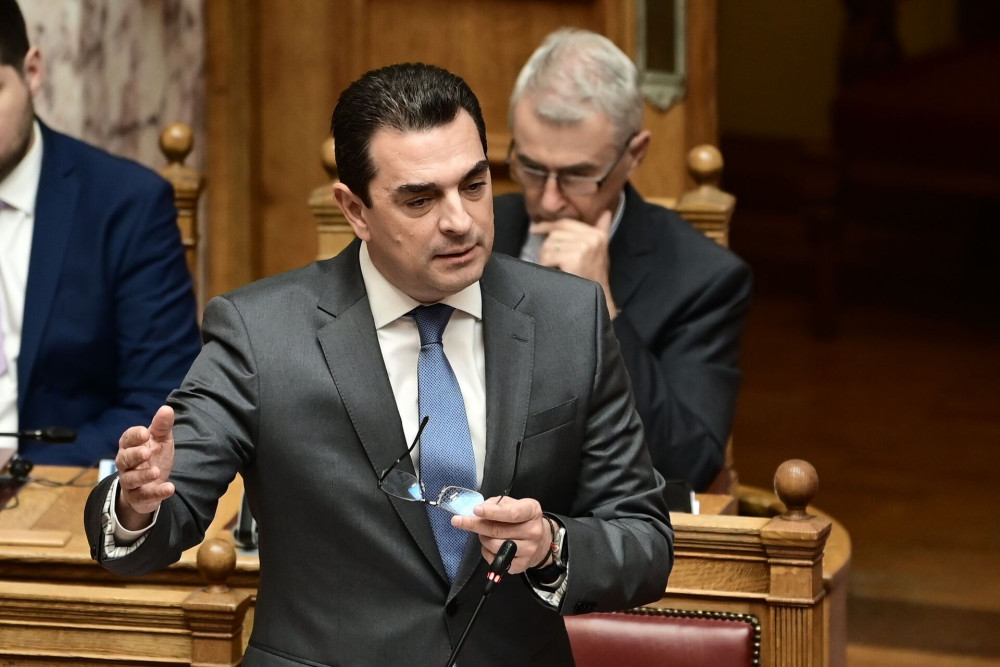 Σκρέκας: Αυτοσυγκράτηση και διπλωματία για την αποφυγή κλιμάκωσης στη Μ. Ανατολή