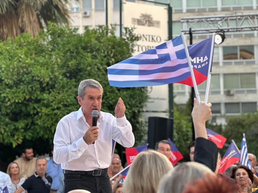 Η πολιτική Μητσοτάκη που ακουμπάει το παραδοσιακό κέντρο