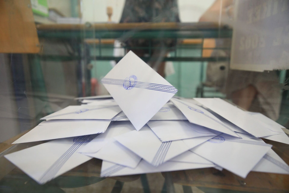 Opinion Poll: προβάδισμα ΝΔ με 12,2 μονάδες, 2η Πλεύση Ελευθερίας, 3ο το ΠΑΣΟΚ
