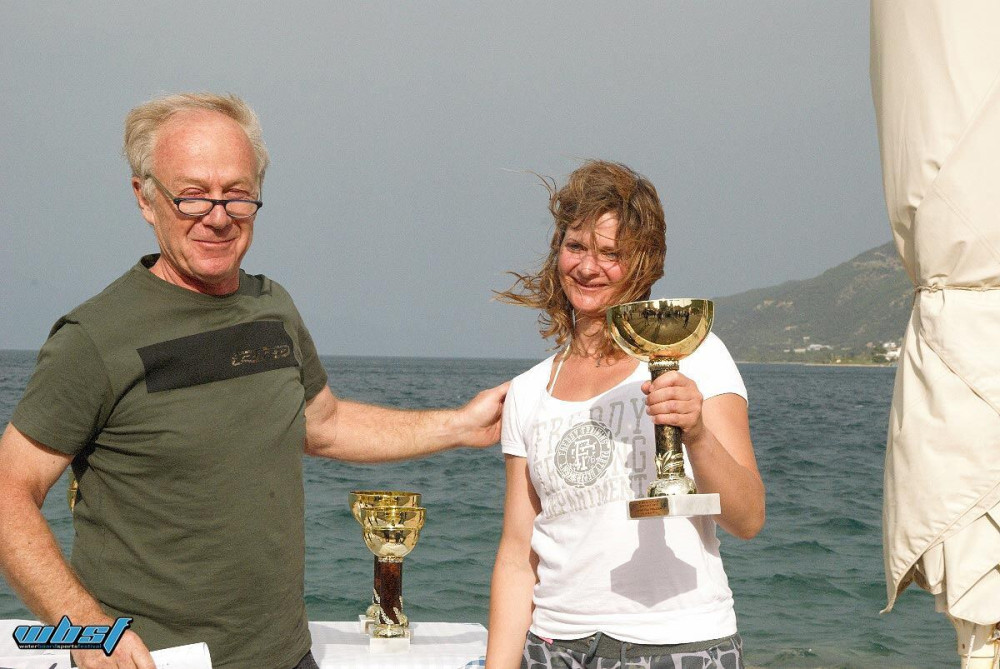 Πρωταθλήτρια του windsurfing έφαγε κλήση επειδή βγήκε για προπόνηση με 6 μποφόρ!
