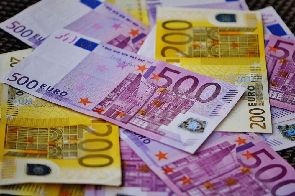 Μίχαλος: Τράπεζα για 100.000 ευρώ δάνειο ζήτησε εγγυήσεις 120.000! (vid)