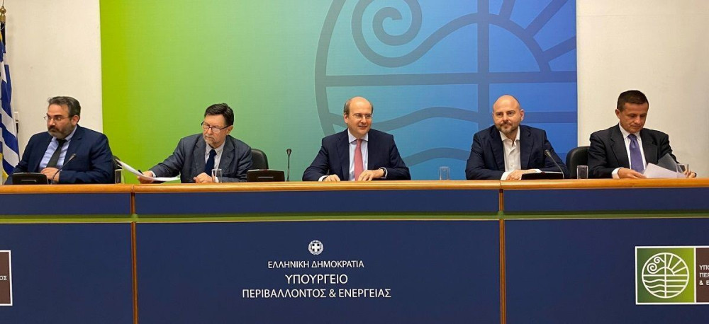 Χατζηδάκης: Στο Μάτι θα μπει μια τάξη – Ό,τι είπαμε το κάναμε