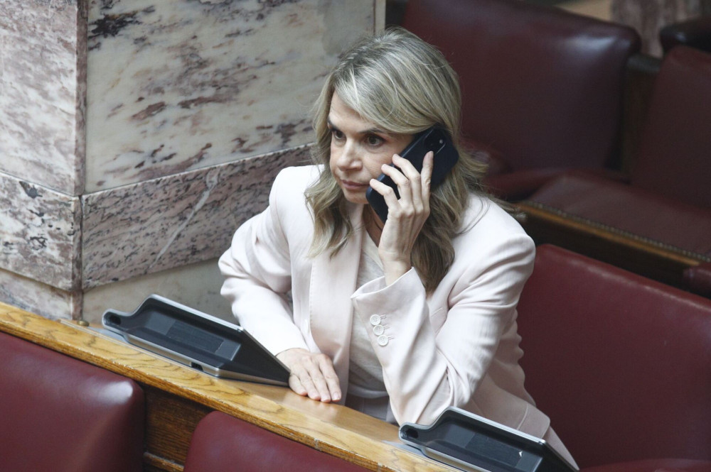Μιλένα Αποστολάκη: αποσύρει αιφνιδιαστικά την υποψηφιότητά της για την ηγεσία του ΠΑΣΟΚ