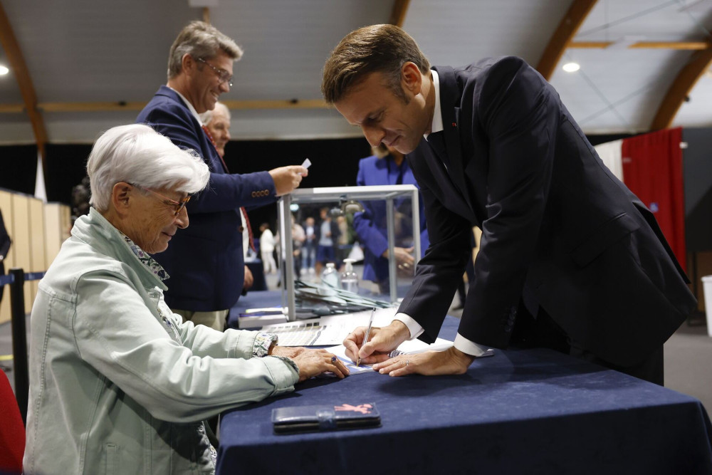 Η πλειοψηφία της ακροδεξιάς και η επόμενη ημέρα στη Γαλλία