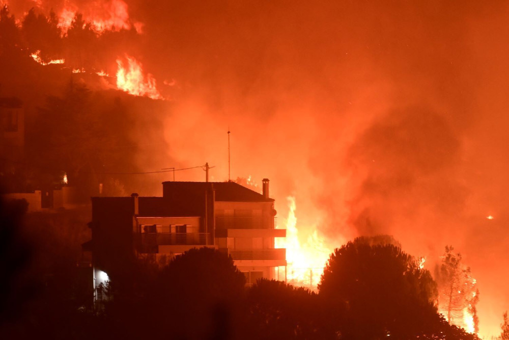 Οι τέσσερις λόγοι που έκαναν τη φωτιά να εξαπλωθεί γρήγορα