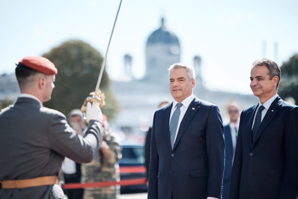 Μητσοτάκης από Βιέννη: Η Ελλάδα δεν θα δεχθεί να επωμιστεί δυσανάλογα μεγάλο βάρος για το μεταναστευτικό