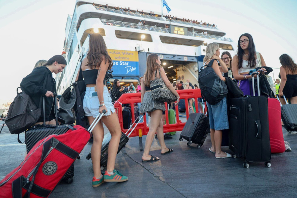 Ξεκίνησε η έξοδος των πρώτων αδειούχων - Στις Κυκλάδες και οι υποψήφιοι μετά τις Πανελλήνιες