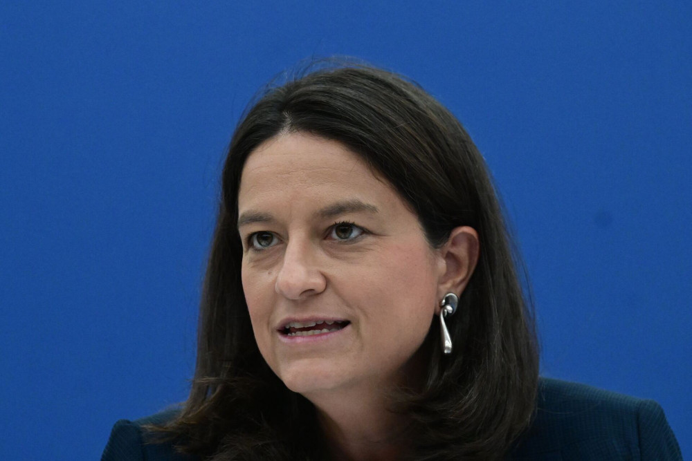 Νίκη Κεραμέως: Οι τέσσερις καινοτομίες που εισάγει ο νέος τρόπος καθορισμού του κατώτατου μισθού