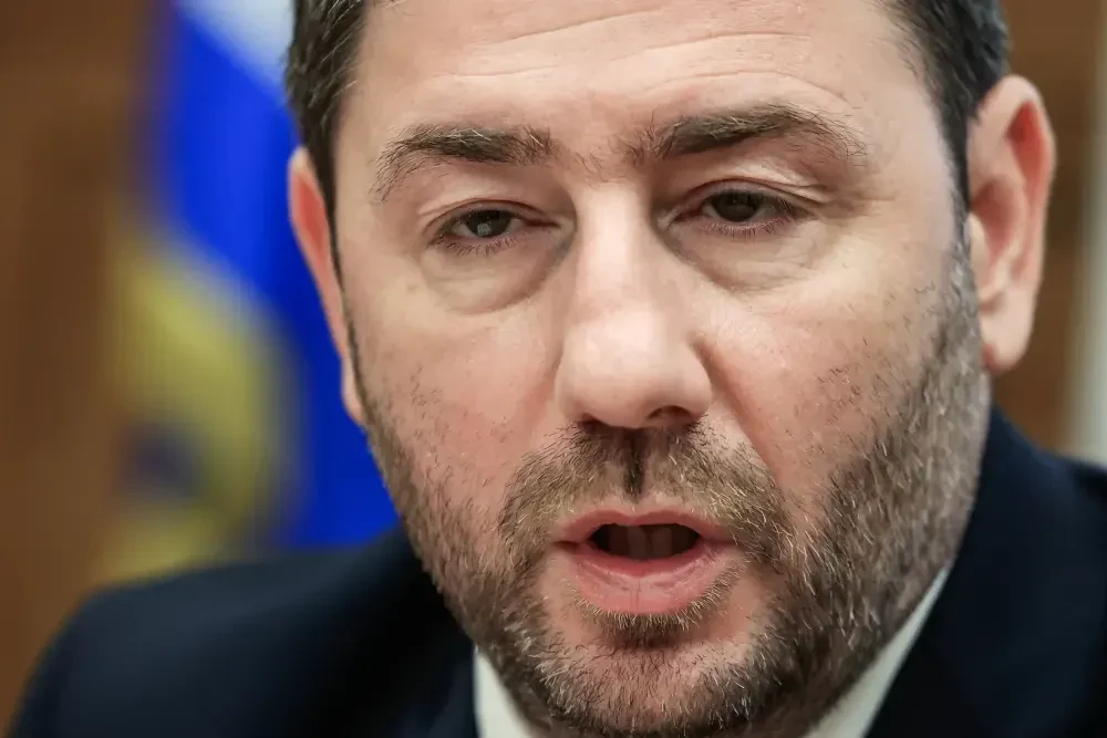 Ο Ανδρουλάκης σε ρόλο... συριζοτρόλ