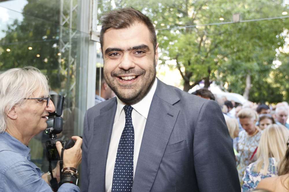 Ο Παύλος Μαρινάκης βάφτισε τον γιο του στον Άγιο Διονύσιο στο Κολωνάκι