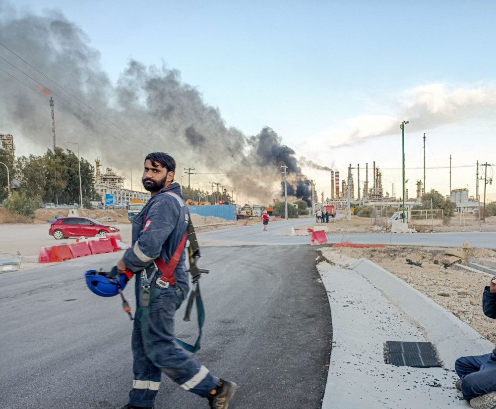 Έκρηξη στις εγκαταστάσεις της Motor Oil στους Αγίους Θεοδώρους - Αναφορές για τραυματίες