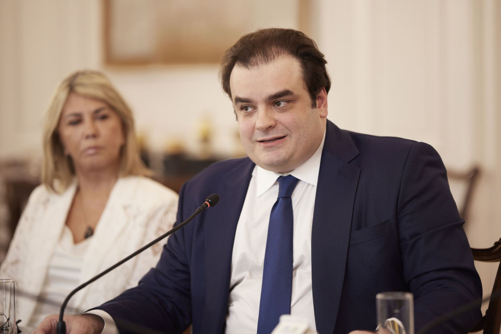 Πιερρακάκης για Ολοκαύτωμα: Χρέος μας να θυμόμαστε τι συνέβη στα στρατόπεδα της φρίκης