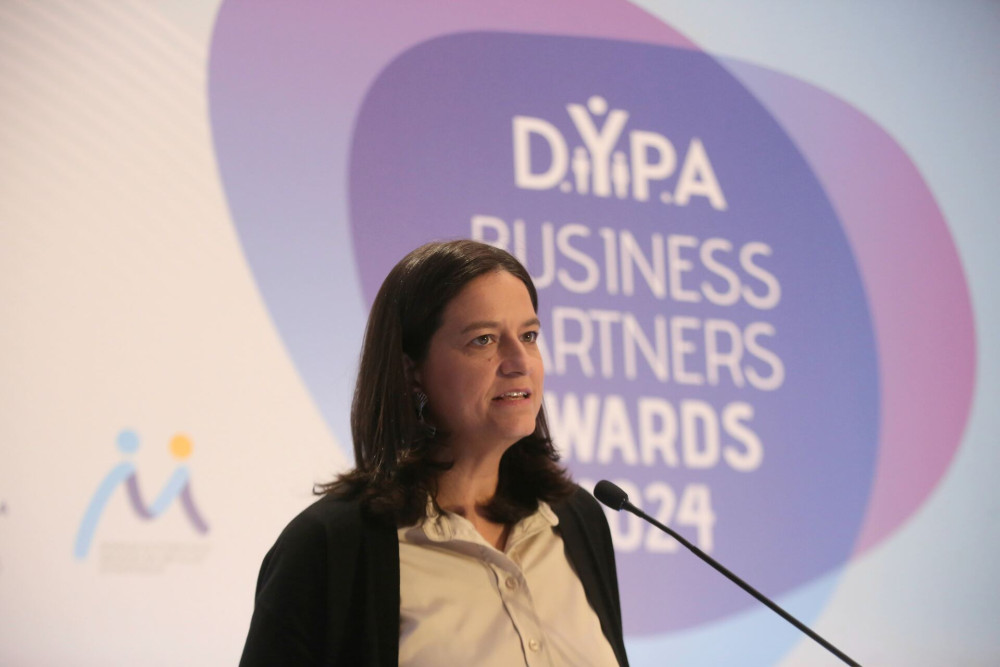 Νίκη Κεραμέως: κάλεσμα στους Έλληνες του Λονδίνου για το «Rebrain Greece»