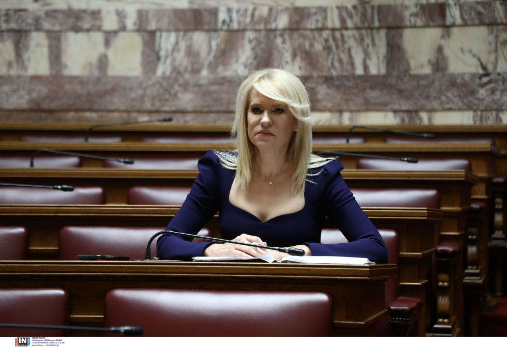 Θεοδώρα Τζάκρη: Να γράψουν βιβλίο ο Φάμελλος και η Γεροβασίλη