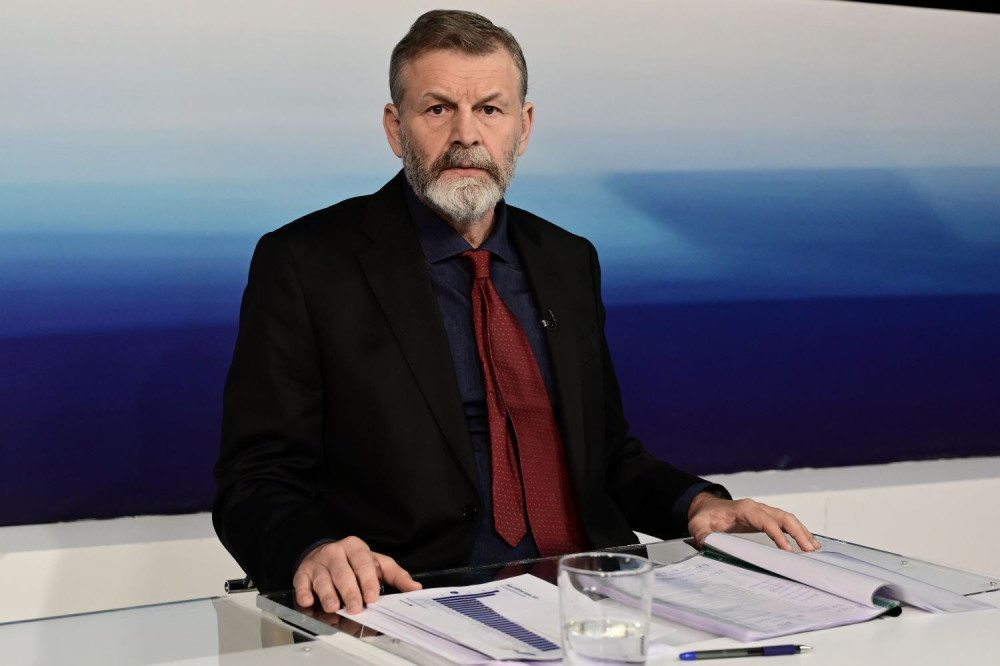 Απόστολος Γκλέτσος εκτός τόπου και χρόνου: Όλοι περιμένουν τον λυτρωτή Αλέξη Τσίπρα