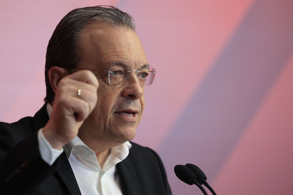 Πώς «πέφτουν» οι κυβερνήσεις, κύριε Φάμελλε;