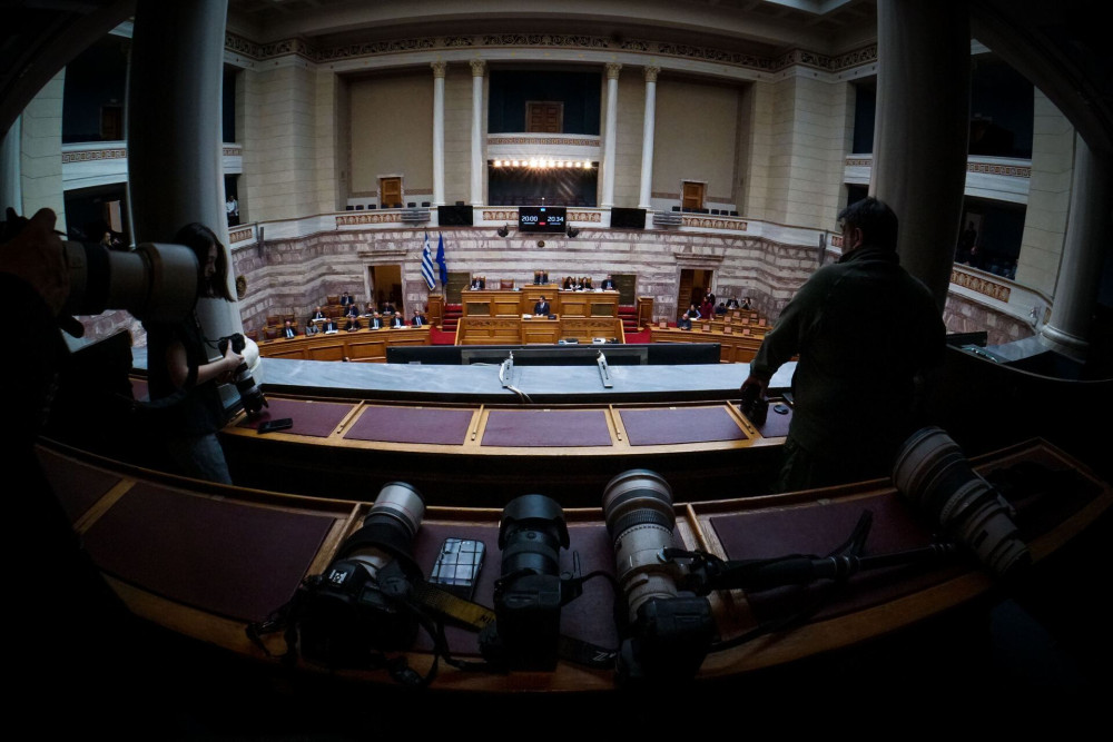 Η αντιπολίτευση της υποψίας και του καμινέτου